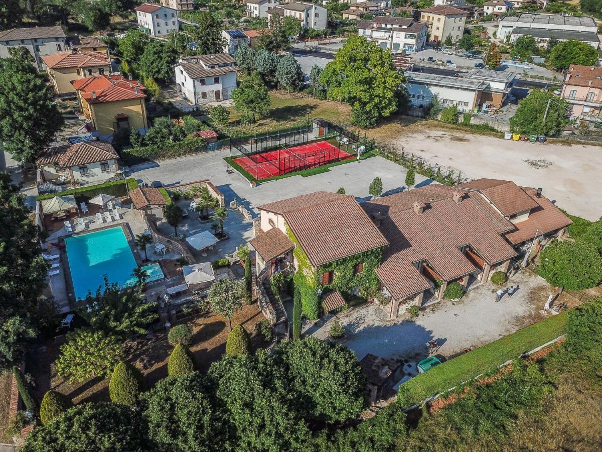 Residenza Le Querce Trilocale Villa Fossato di Vico Buitenkant foto
