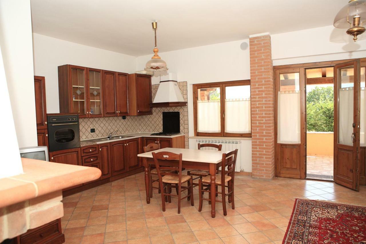Residenza Le Querce Trilocale Villa Fossato di Vico Buitenkant foto