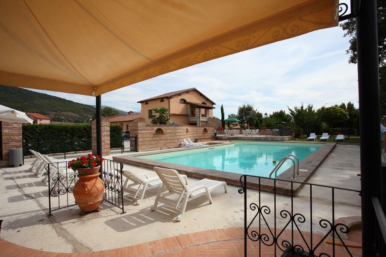 Residenza Le Querce Trilocale Villa Fossato di Vico Buitenkant foto