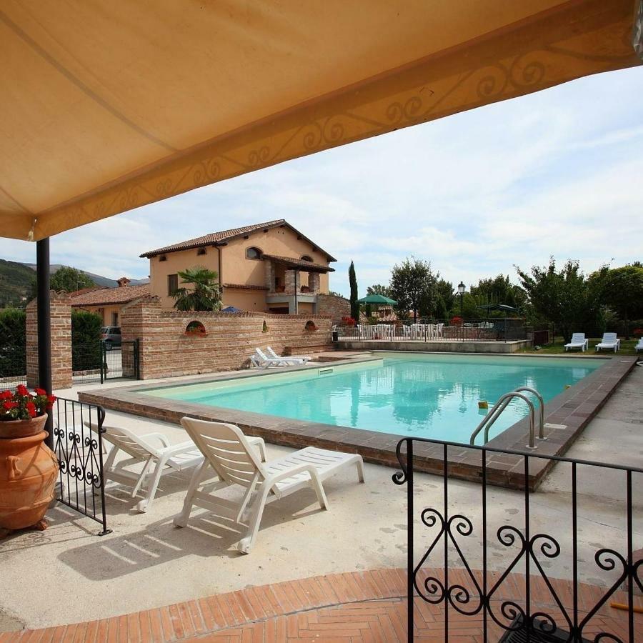 Residenza Le Querce Trilocale Villa Fossato di Vico Buitenkant foto